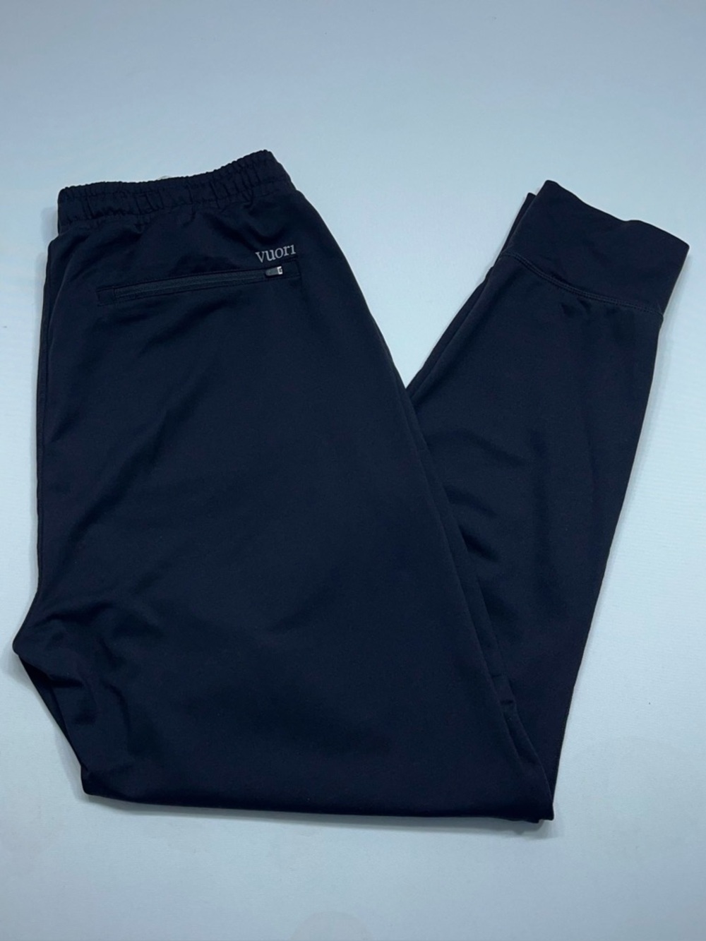 Vuori Sunday Performance Jogger Mens Size Medium in Black V416 Athleisure Preppy
